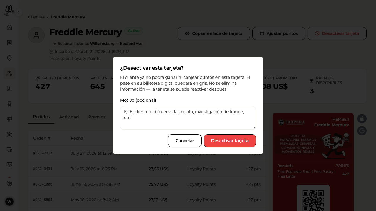 El texto del diálogo es la respuesta a la duda más común: «El cliente ya no podrá ganar ni canjear puntos… El pase en su billetera digital quedará en gris. No se elimina información — la tarjeta se puede reactivar después.»
